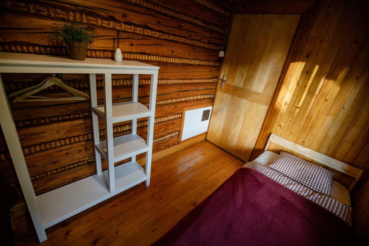 Chata Pod Lasem Poreba  Exteriör bild